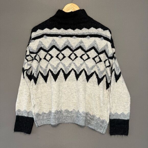 Maurice’s Women’s Colorful Stretch Sweater Size Medium Acrylic Blend - Picture 3 of 8